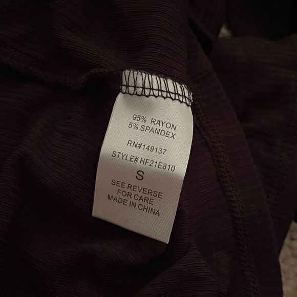 NWT HYFVE Women's Crop Tank Top Tie Front Spaghetti Strap Black Small - Picture 3 of 3